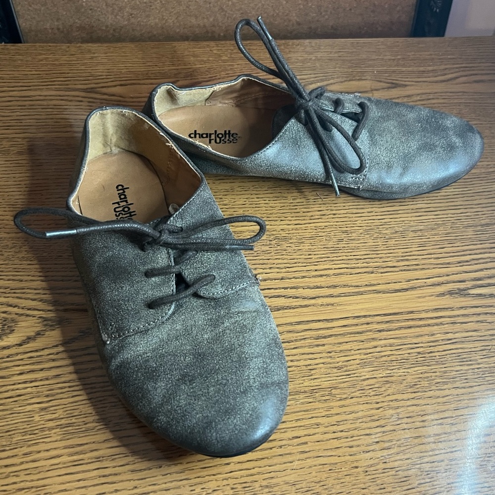 Charlotte suede shoes (approximated 6.5)